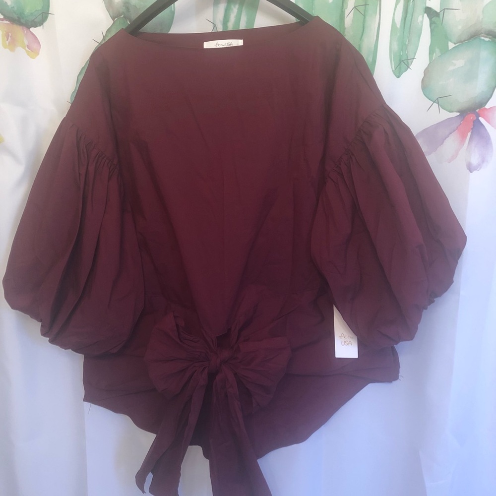 BUCKLE top.